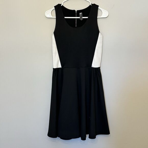 Poof Couture skater dress Womens medium black white Color Block Exposed Zipper - Picture 1 of 10